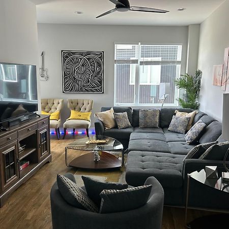 Luxury Townhome Skyline Views Mins To Dt Нашвілл Екстер'єр фото