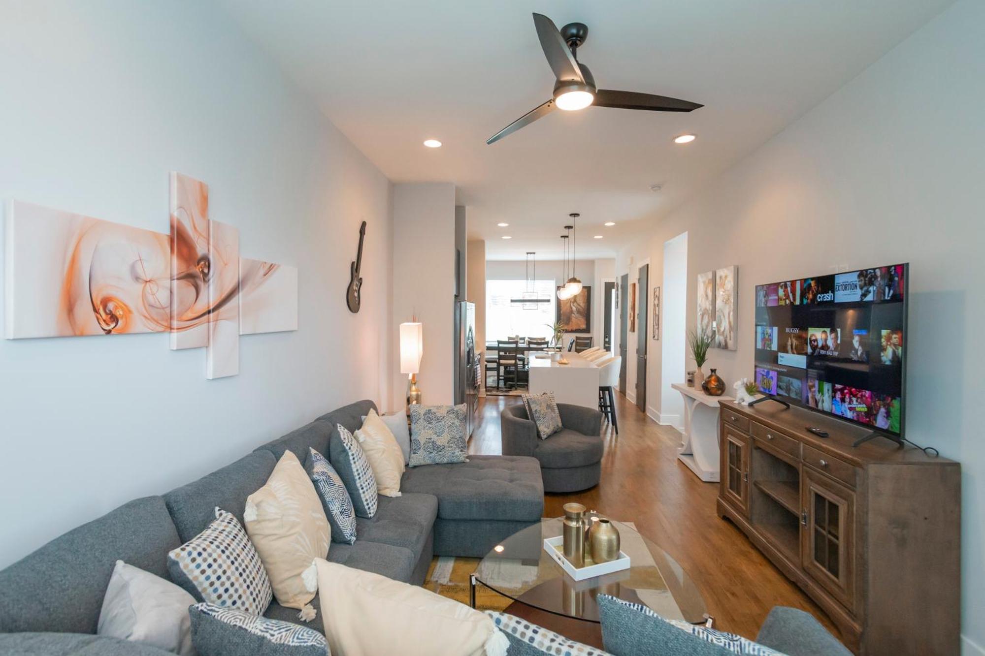 Luxury Townhome Skyline Views Mins To Dt Нашвілл Екстер'єр фото